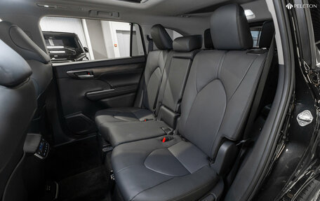 Toyota Highlander, 2025 год, 5 930 000 рублей, 12 фотография