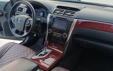 Toyota Camry, 2014 год, 1 690 000 рублей, 11 фотография