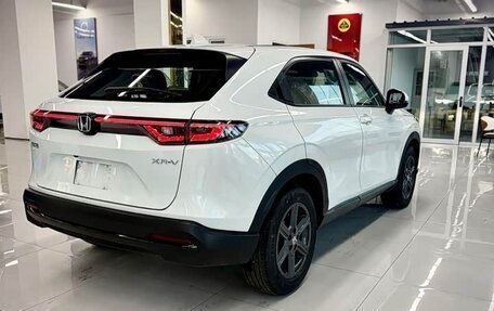 Honda Vezel, 2024 год, 2 490 000 рублей, 6 фотография