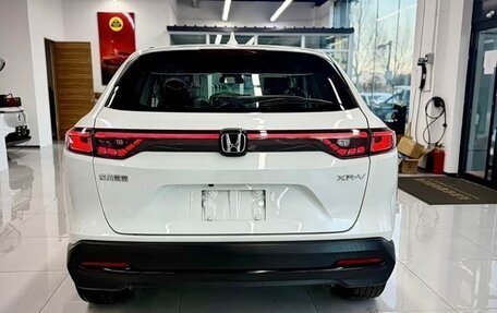 Honda Vezel, 2024 год, 2 490 000 рублей, 5 фотография