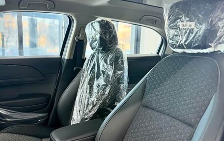 Honda Vezel, 2024 год, 2 490 000 рублей, 18 фотография