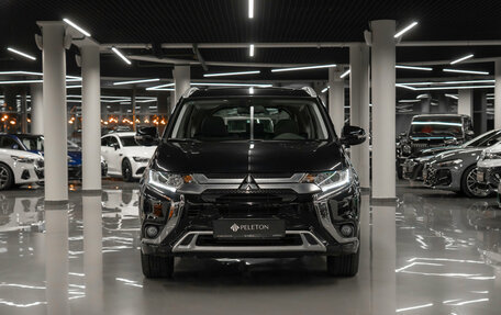 Mitsubishi Outlander III рестайлинг 3, 2022 год, 3 150 000 рублей, 3 фотография