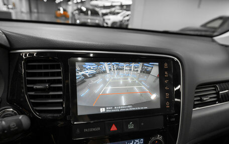 Mitsubishi Outlander III рестайлинг 3, 2022 год, 3 150 000 рублей, 17 фотография