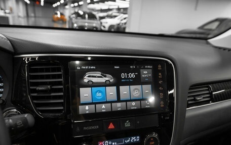 Mitsubishi Outlander III рестайлинг 3, 2022 год, 3 150 000 рублей, 16 фотография