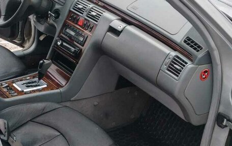 Mercedes-Benz E-Класс, 2001 год, 370 000 рублей, 5 фотография