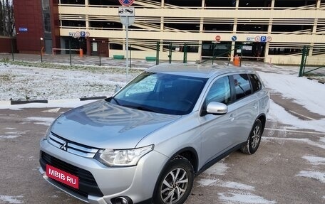 Mitsubishi Outlander III рестайлинг 3, 2014 год, 1 899 000 рублей, 1 фотография