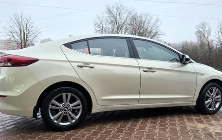 Hyundai Elantra VI рестайлинг, 2017 год, 1 500 000 рублей, 8 фотография