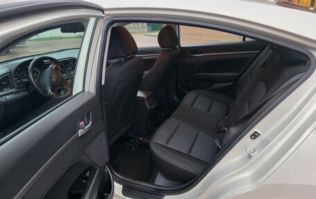 Hyundai Elantra VI рестайлинг, 2017 год, 1 500 000 рублей, 28 фотография