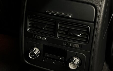 Volkswagen Touareg III, 2011 год, 1 965 000 рублей, 13 фотография