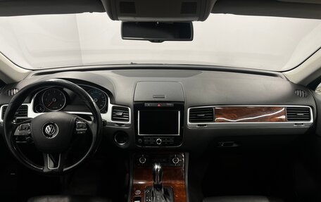 Volkswagen Touareg III, 2011 год, 1 965 000 рублей, 7 фотография