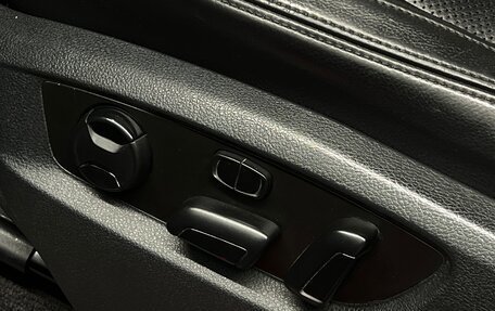 Volkswagen Touareg III, 2011 год, 1 965 000 рублей, 14 фотография