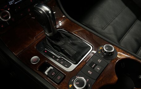 Volkswagen Touareg III, 2011 год, 1 965 000 рублей, 18 фотография