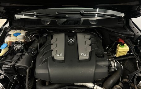 Volkswagen Touareg III, 2011 год, 1 965 000 рублей, 24 фотография