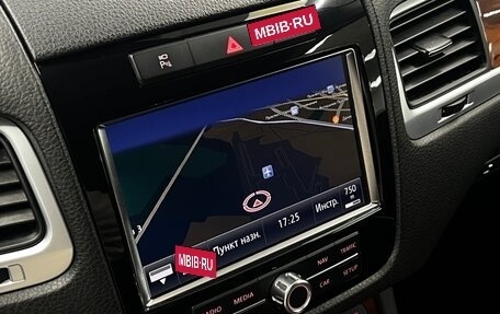 Volkswagen Touareg III, 2011 год, 1 965 000 рублей, 20 фотография