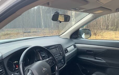 Mitsubishi Outlander III рестайлинг 3, 2015 год, 1 580 000 рублей, 6 фотография