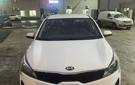 KIA Rio IV, 2021 год, 899 000 рублей, 1 фотография