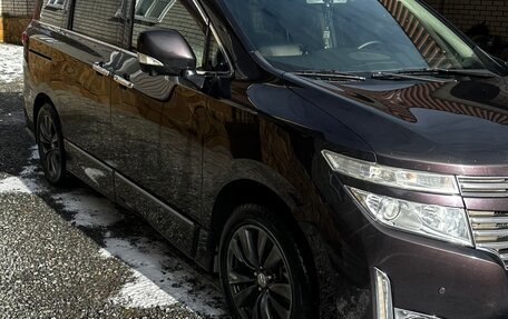 Nissan Elgrand III, 2010 год, 2 500 000 рублей, 1 фотография