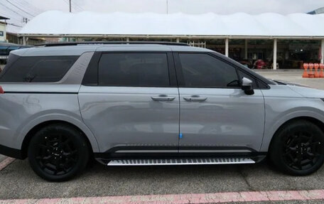 KIA Carnival, 2025 год, 5 200 000 рублей, 3 фотография