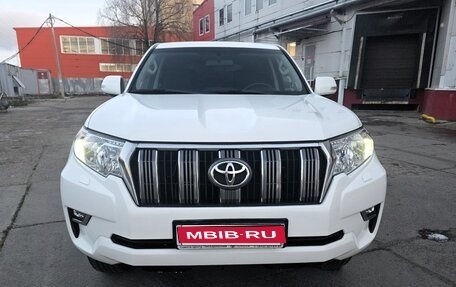 Toyota Land Cruiser Prado 150 рестайлинг 2, 2021 год, 4 600 000 рублей, 1 фотография