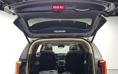 KIA Carnival, 2025 год, 5 200 000 рублей, 21 фотография