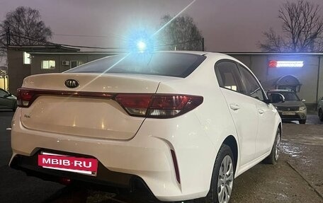 KIA Rio IV, 2021 год, 899 000 рублей, 3 фотография