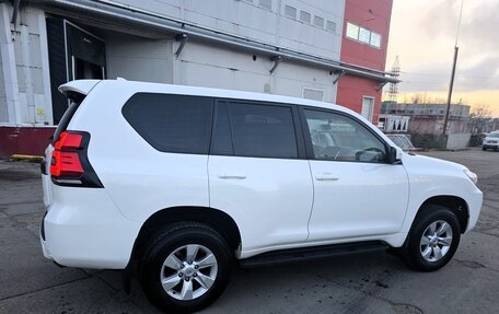 Toyota Land Cruiser Prado 150 рестайлинг 2, 2021 год, 4 600 000 рублей, 3 фотография