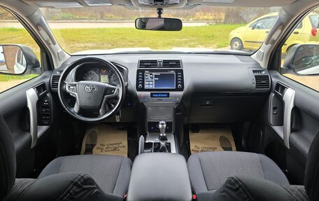 Toyota Land Cruiser Prado 150 рестайлинг 2, 2021 год, 4 600 000 рублей, 5 фотография