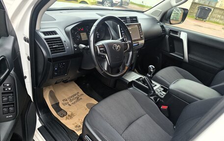 Toyota Land Cruiser Prado 150 рестайлинг 2, 2021 год, 4 600 000 рублей, 10 фотография