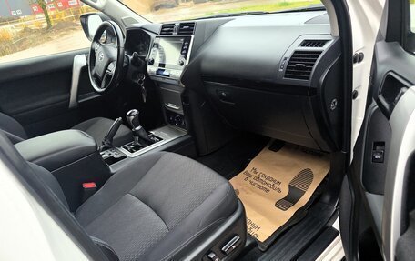 Toyota Land Cruiser Prado 150 рестайлинг 2, 2021 год, 4 600 000 рублей, 11 фотография