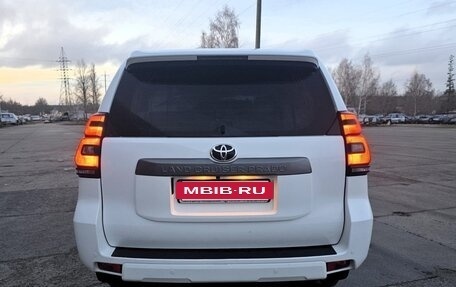 Toyota Land Cruiser Prado 150 рестайлинг 2, 2021 год, 4 600 000 рублей, 6 фотография