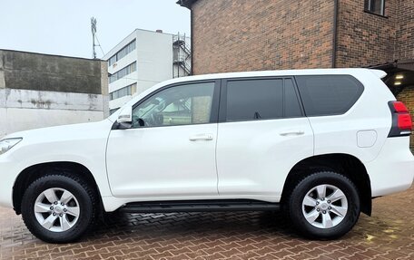 Toyota Land Cruiser Prado 150 рестайлинг 2, 2021 год, 4 600 000 рублей, 20 фотография