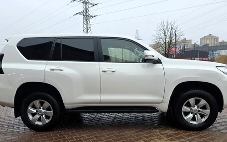 Toyota Land Cruiser Prado 150 рестайлинг 2, 2021 год, 4 600 000 рублей, 16 фотография