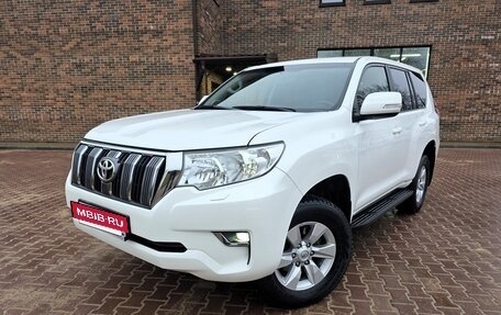 Toyota Land Cruiser Prado 150 рестайлинг 2, 2021 год, 4 600 000 рублей, 12 фотография