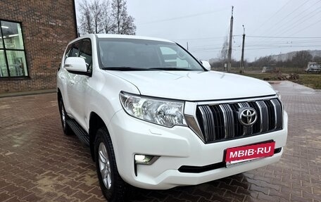 Toyota Land Cruiser Prado 150 рестайлинг 2, 2021 год, 4 600 000 рублей, 14 фотография
