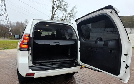 Toyota Land Cruiser Prado 150 рестайлинг 2, 2021 год, 4 600 000 рублей, 26 фотография