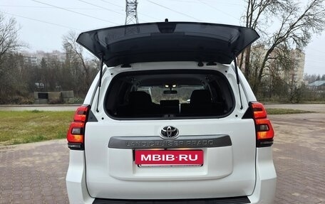 Toyota Land Cruiser Prado 150 рестайлинг 2, 2021 год, 4 600 000 рублей, 27 фотография