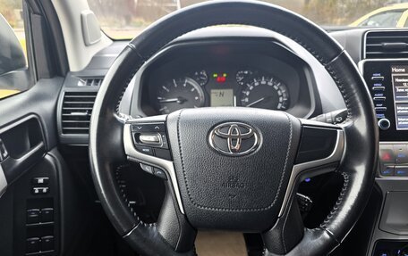 Toyota Land Cruiser Prado 150 рестайлинг 2, 2021 год, 4 600 000 рублей, 36 фотография