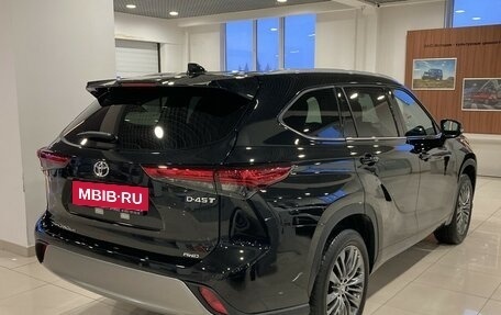Toyota Highlander, 2025 год, 6 100 000 рублей, 4 фотография