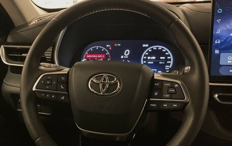Toyota Highlander, 2025 год, 6 100 000 рублей, 9 фотография