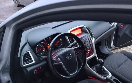 Opel Astra J, 2010 год, 570 000 рублей, 11 фотография