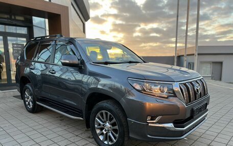 Toyota Land Cruiser Prado 150 рестайлинг 2, 2018 год, 4 950 000 рублей, 3 фотография
