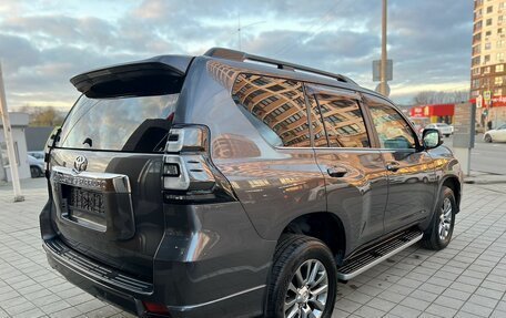 Toyota Land Cruiser Prado 150 рестайлинг 2, 2018 год, 4 950 000 рублей, 5 фотография