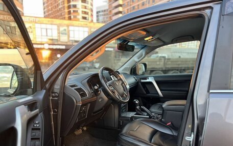 Toyota Land Cruiser Prado 150 рестайлинг 2, 2018 год, 4 950 000 рублей, 9 фотография