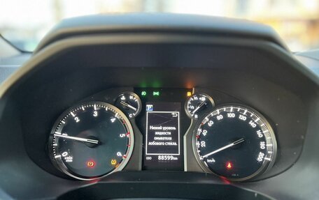 Toyota Land Cruiser Prado 150 рестайлинг 2, 2018 год, 4 950 000 рублей, 12 фотография