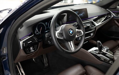 BMW 5 серия, 2019 год, 3 600 000 рублей, 19 фотография