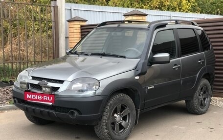 Chevrolet Niva I рестайлинг, 2018 год, 777 000 рублей, 3 фотография