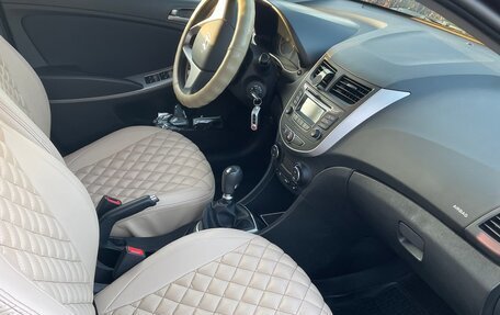 Hyundai Solaris II рестайлинг, 2016 год, 1 300 000 рублей, 8 фотография