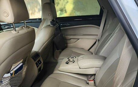 Cadillac SRX II рестайлинг, 2011 год, 1 150 000 рублей, 11 фотография