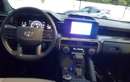 Toyota Tacoma, 2025 год, 7 000 000 рублей, 7 фотография