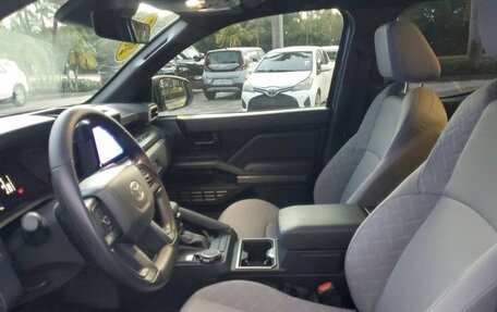 Toyota Tacoma, 2025 год, 7 000 000 рублей, 10 фотография